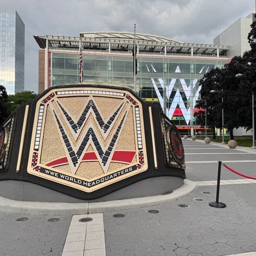 Netflix Edits Out LA Knight’s Middle-Finger Taunt At Roman Reigns