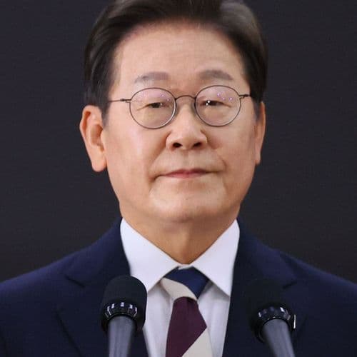 Presidential Chief of Staff Im Kwang-Hyun's Wife Is the U.S. Consul General in Houston, and His Brother-in-Law Is President Lee's Lawyer.