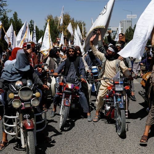 Clashes in Kandahar; Taliban Say They Killed Two of Their Armed Opponents